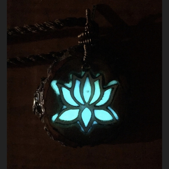 -SOLD ELSEWHERE- Okavark Necklace - Picture 2 of 2